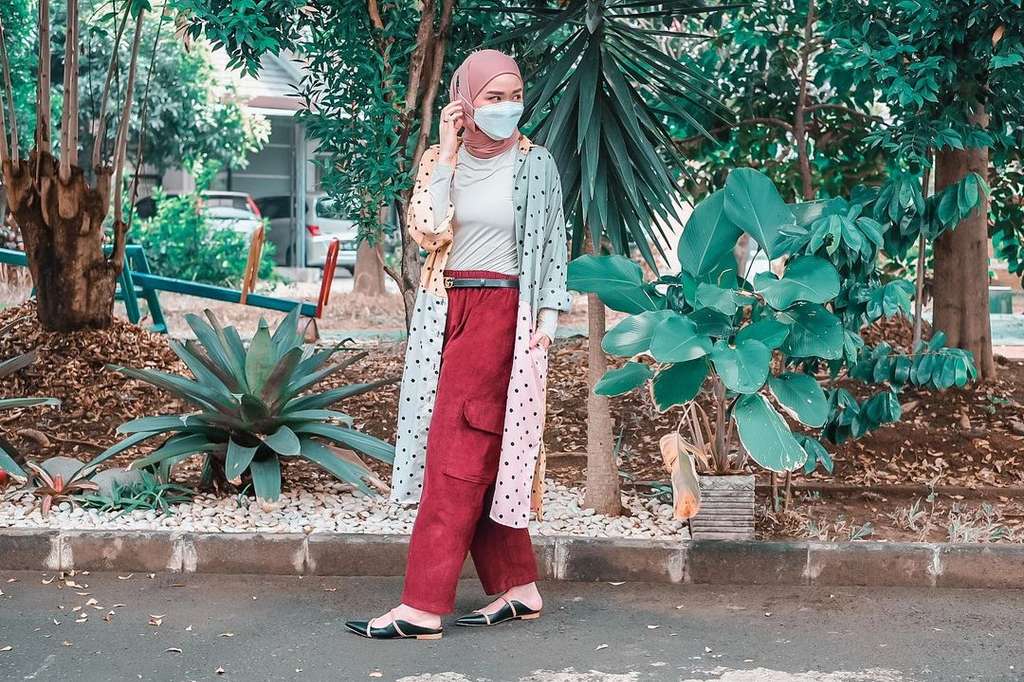Jarang Disorot, Intip 8 Foto Cantiknya Anak Kedua Indro Warkop