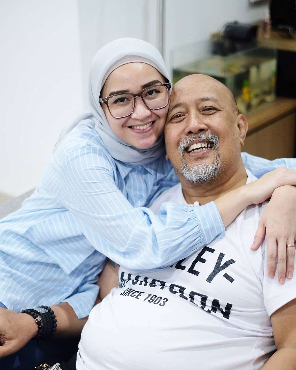Jarang Disorot, Intip 8 Foto Cantiknya Anak Kedua Indro Warkop