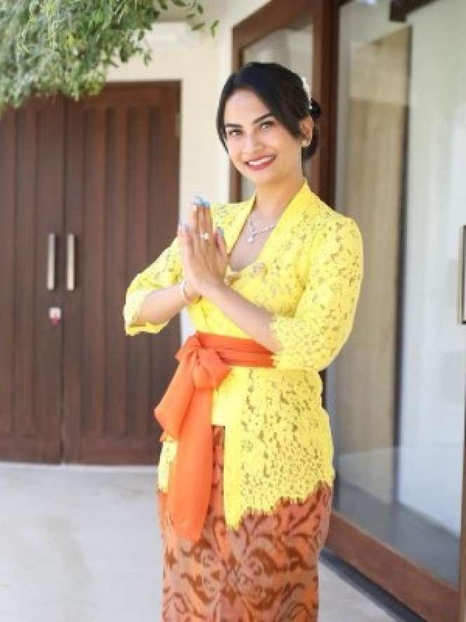 Jarang Ada yang Tahu! Sederet Seleb Ini Dibesarkan Tanpa Ibu