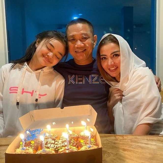 8 Potret Bella Shofie Tanpa Hijab, Jadi Sorotan Netizen