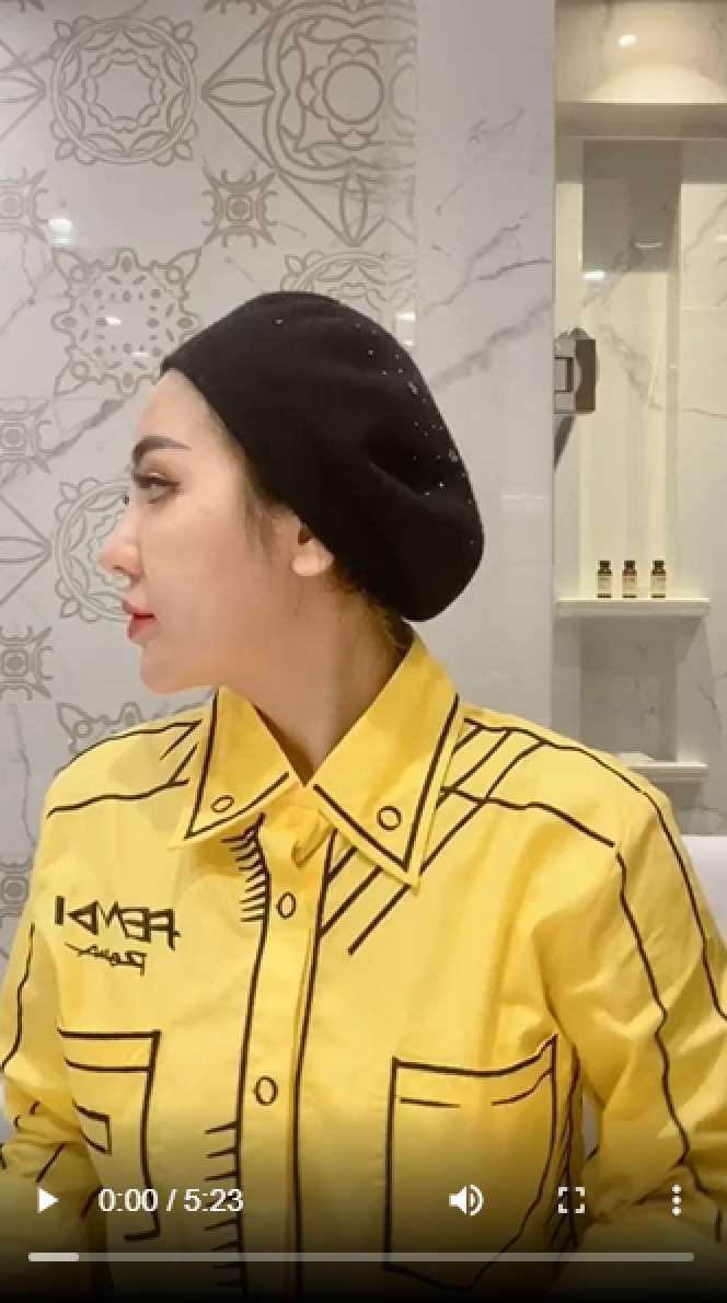 8 Potret Bella Shofie Tanpa Hijab, Jadi Sorotan Netizen