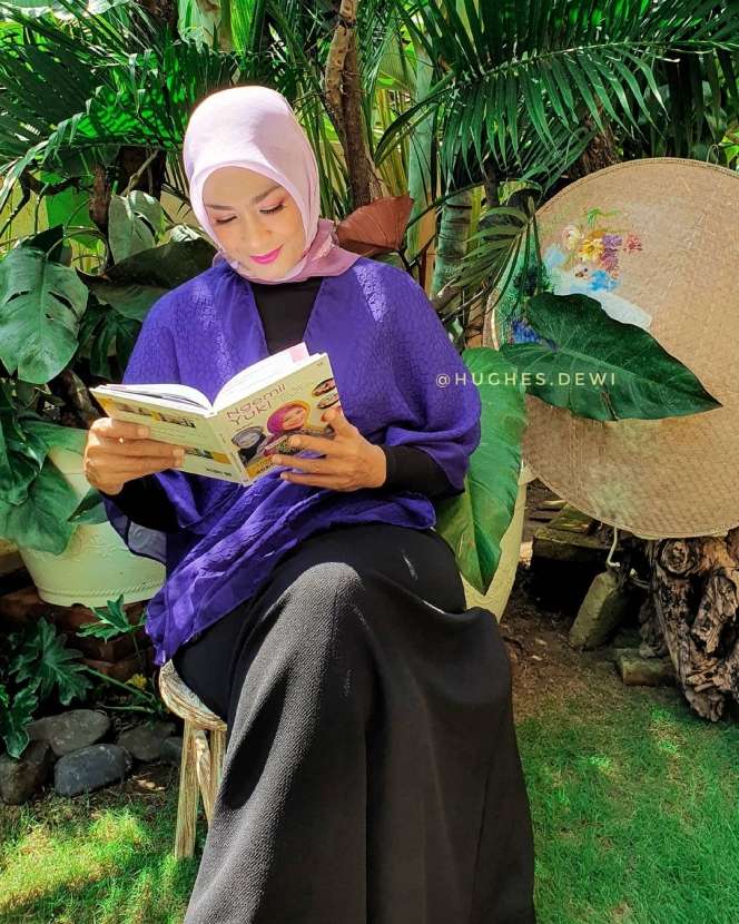 9 Potret Terbaru Dewi Hughes usai Diet Bobot Susut 90 Kg