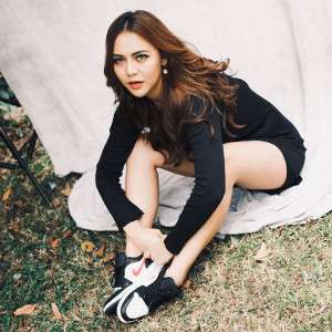 5 Potret Ratu Rizky Nabila Pamer Body Goals usai Melahirkan