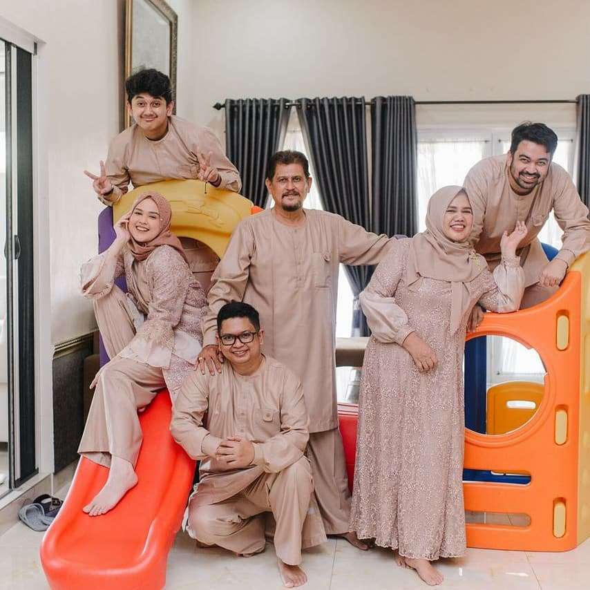 5 Momen Kebersamaan Cut Meyriska dan Mendiang Ayah