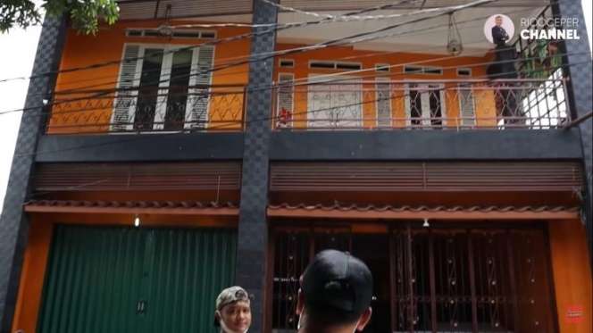 Kalahkan Raffi Ahmad, Intip 9 Potret Mewahnya Rumah Haji Bolot