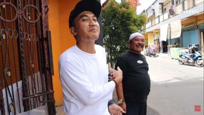 Kalahkan Raffi Ahmad, Intip 9 Potret Mewahnya Rumah Haji Bolot