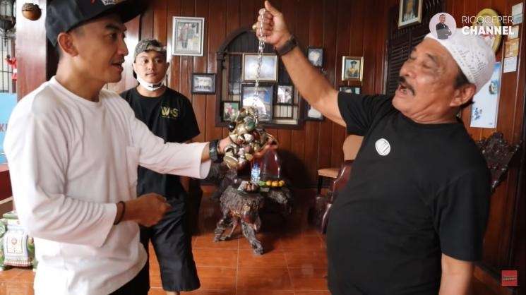 Kalahkan Raffi Ahmad, Intip 9 Potret Mewahnya Rumah Haji Bolot