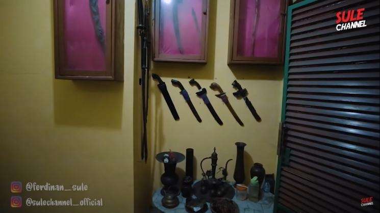 Kalahkan Raffi Ahmad, Intip 9 Potret Mewahnya Rumah Haji Bolot