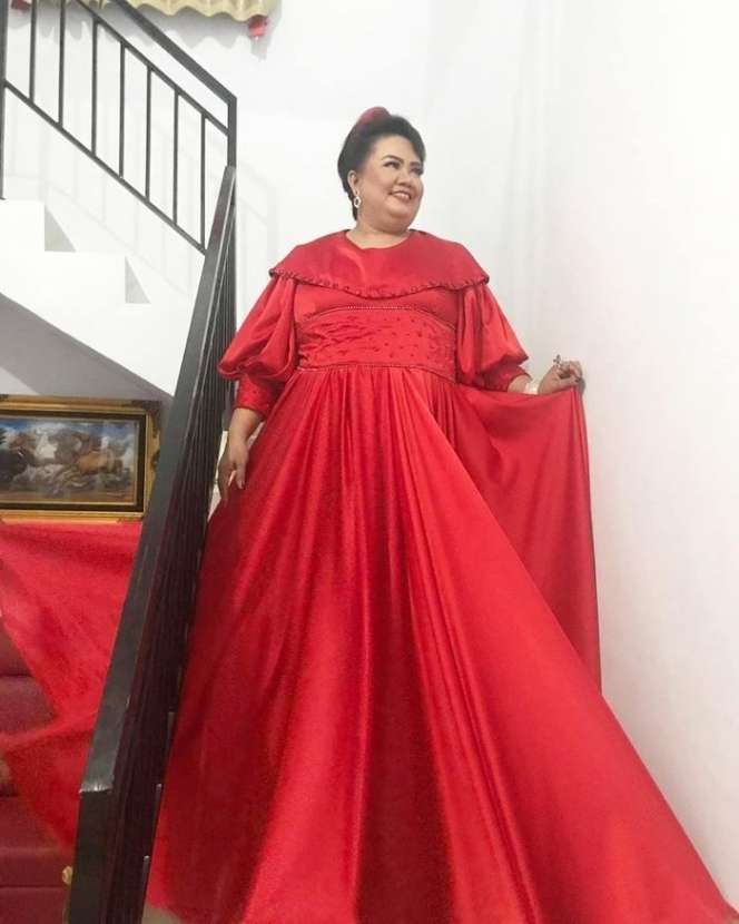 Dulu Gubuk Reot, Ini 9 Foto Mewahnya Rumah Aty Kodong Sekarang