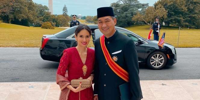 Potret Adu Gaya Istri Para Menteri Saat Kenakan Kebaya