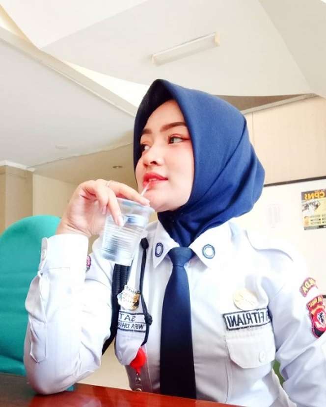 Viral Satpam Cantik Disebut Tak Kalah dari Polwan, Ini Fotonya