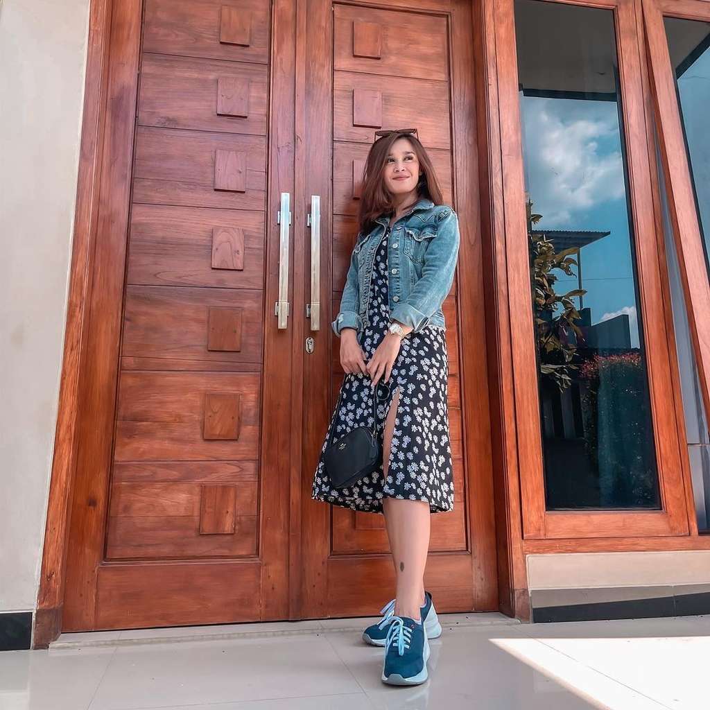 Potret Maharany, Ibu Amabel Lennata yang Cantik dan Body Goals