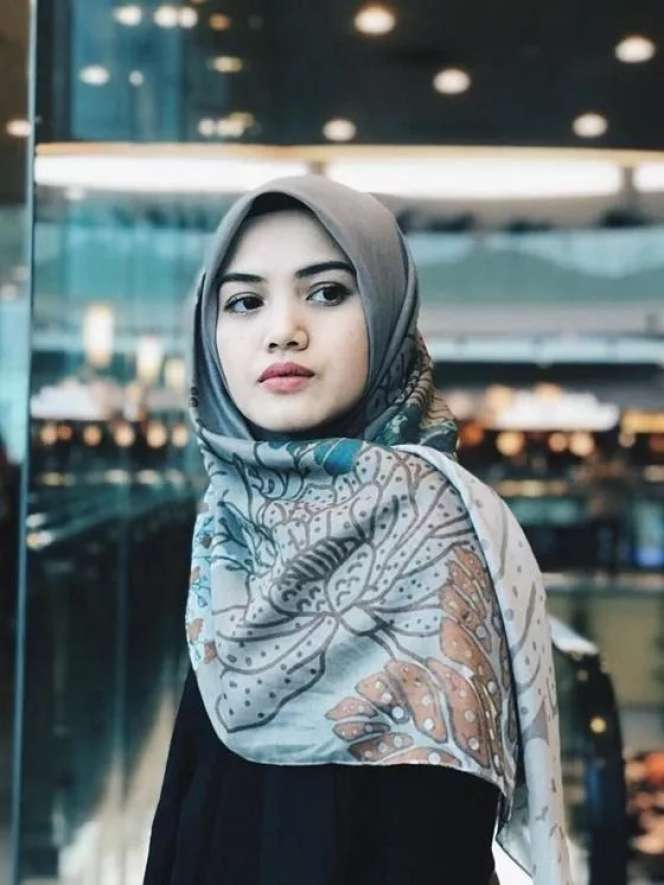 Tak Banyak yang Tahu, 8 Artis Ini Ternyata ‘Nyambi’ Jadi Dosen