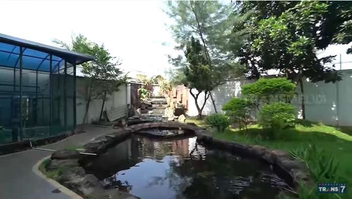 11 Foto Mewahnya Rumah Crazy Rich Cilegon, Sahabat Sisca Kohl