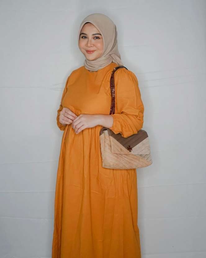 Potret Kesha Ratuliu Bumil Cantik, Pipi Chubby Bikin Gemes!