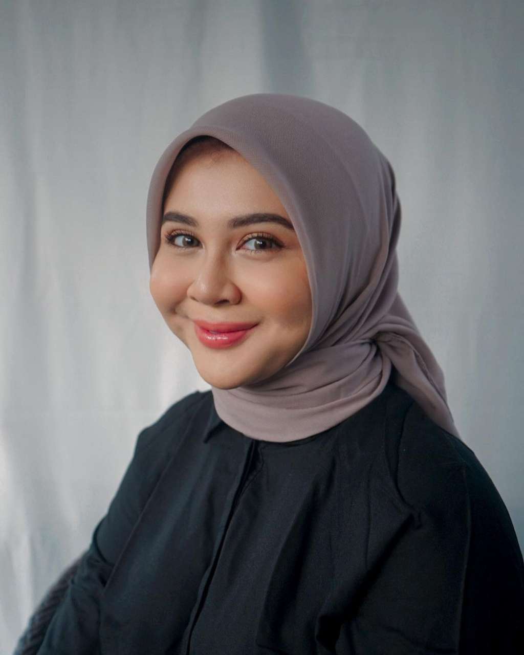 Potret Kesha Ratuliu Bumil Cantik, Pipi Chubby Bikin Gemes!
