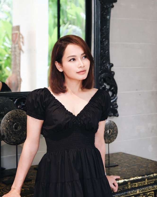 10 Potret Veni Budi, Ibu Ovi Dian yang Cantik dan Awet Muda