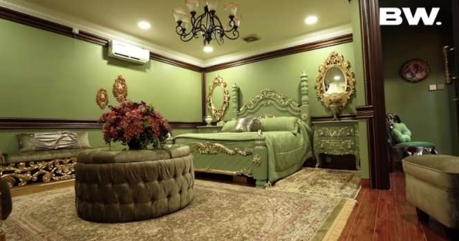 Bak Istana Kerajaan, Ini 8 Potret Mewahnya Rumah Tasya Farasya