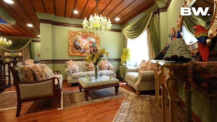 Bak Istana Kerajaan, Ini 8 Potret Mewahnya Rumah Tasya Farasya