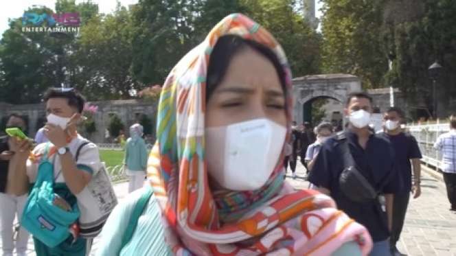 Potret Raffi Ahmad & Nagita Slavina Kunjungi Hagia Sophia