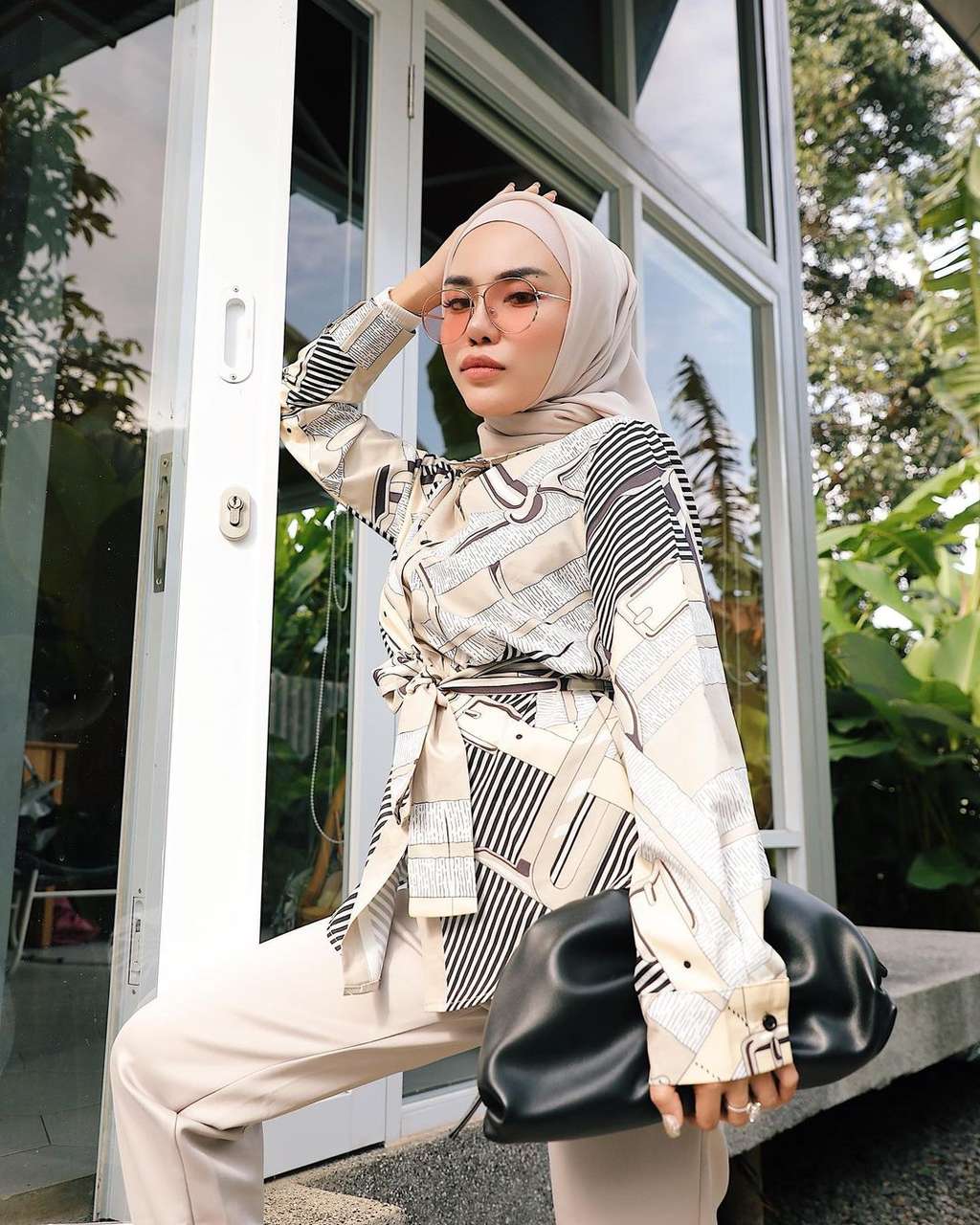 Sama-Sama Tajir, Intip 10 Adu Gaya Rachel Vennya & Medina Zein