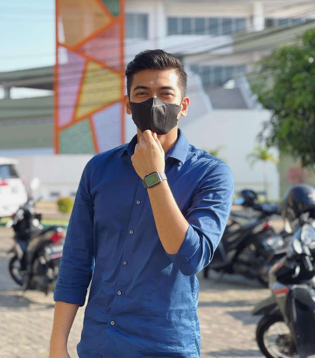 Bikin Heboh! Intip 10 Potret Gantengnya Calon Suami Ria Ricis
