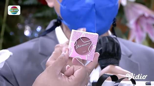 8 Foto Mewahnya Souvenir Tasyakuran Lesty-Billar, Bikin Ngiler