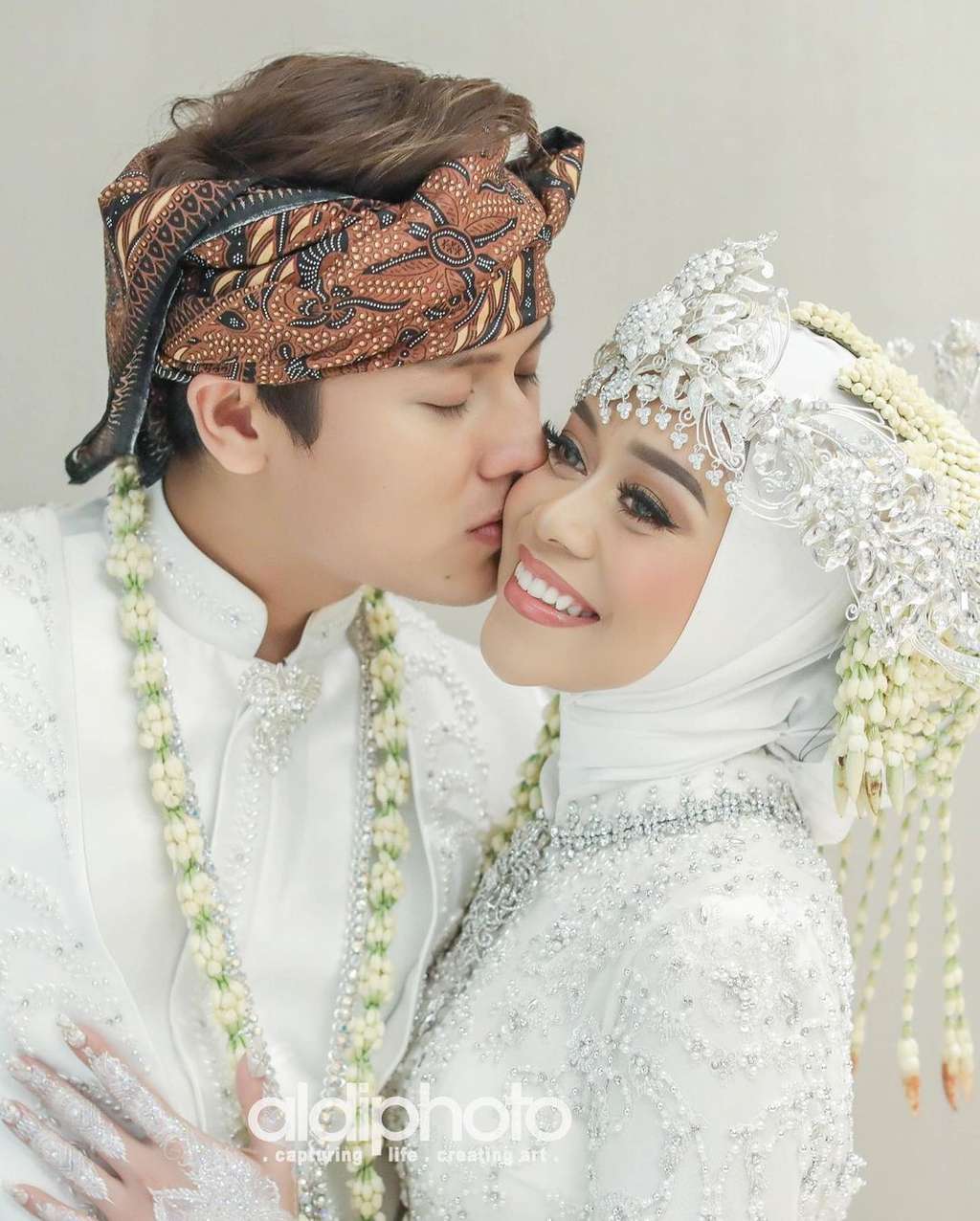 7 Foto Rizky Billar Cium Mesra Bibir Lesty, Fans Auto Histeris