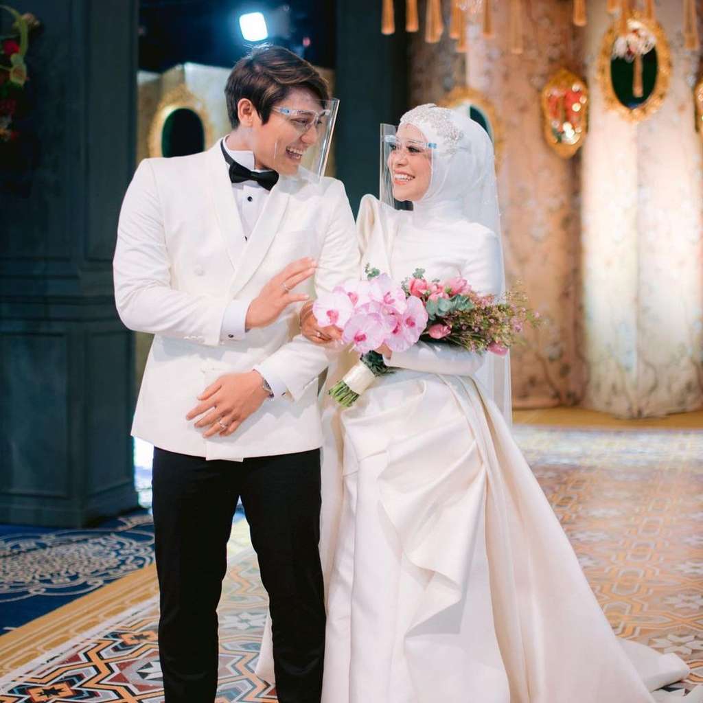 7 Foto Rizky Billar Cium Mesra Bibir Lesty, Fans Auto Histeris