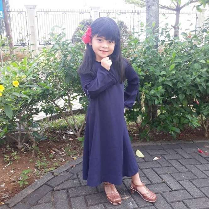 8 Foto Imut Fara Shakila Raih Penghargaan Pemeran Anak Favorit