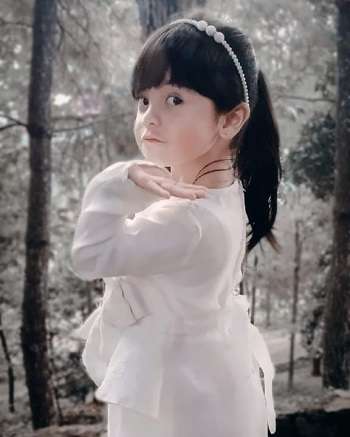 8 Foto Imut Fara Shakila Raih Penghargaan Pemeran Anak Favorit
