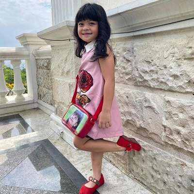 8 Foto Imut Fara Shakila Raih Penghargaan Pemeran Anak Favorit
