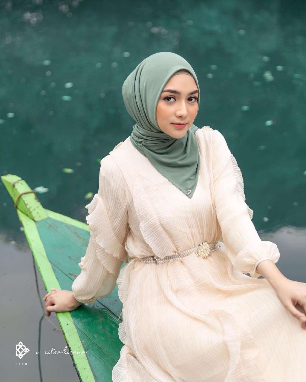 Bikin Heboh! 6 Seleb Ini Berani Tagih Utang Lewat Media Sosial