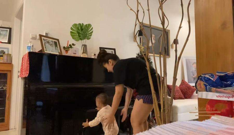 5 Potret Rumah Mutia Ayu, Terpasang Foto Mendiang Glenn Fredly