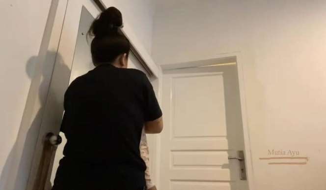 5 Potret Rumah Mutia Ayu, Terpasang Foto Mendiang Glenn Fredly