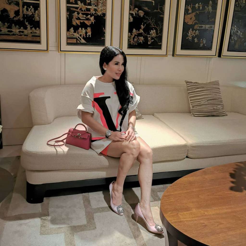 10 Foto Sosok Sosialita Surabaya Tagih Utang Rp1 M Medina Zein