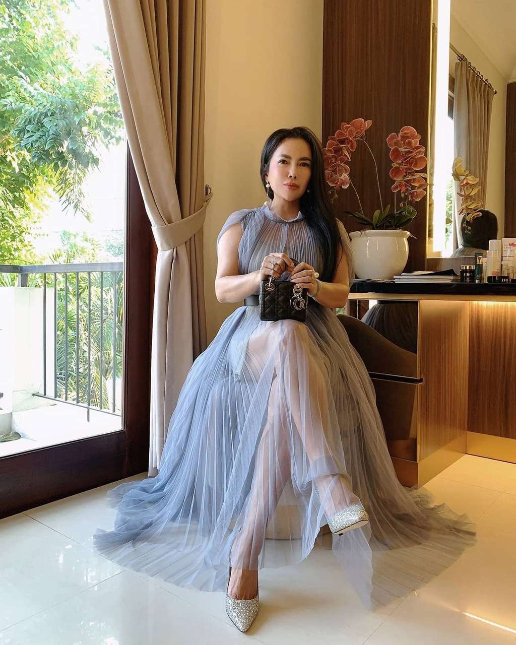 10 Foto Sosok Sosialita Surabaya Tagih Utang Rp1 M Medina Zein