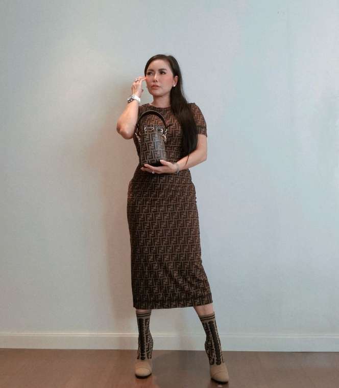 10 Foto Sosok Sosialita Surabaya Tagih Utang Rp1 M Medina Zein