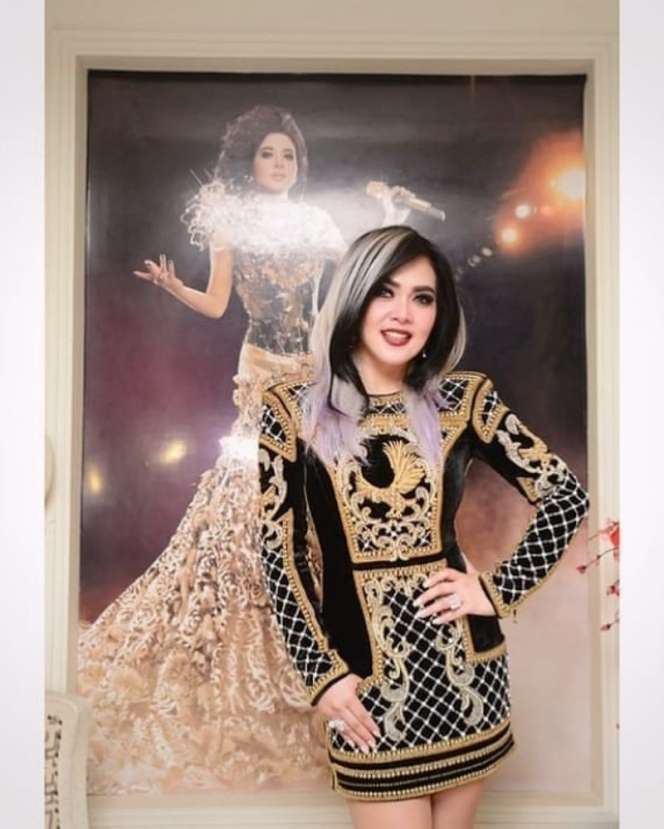 9 Foto Syahrini dari Masa ke Masa, Perubahannya Bikin Syok!