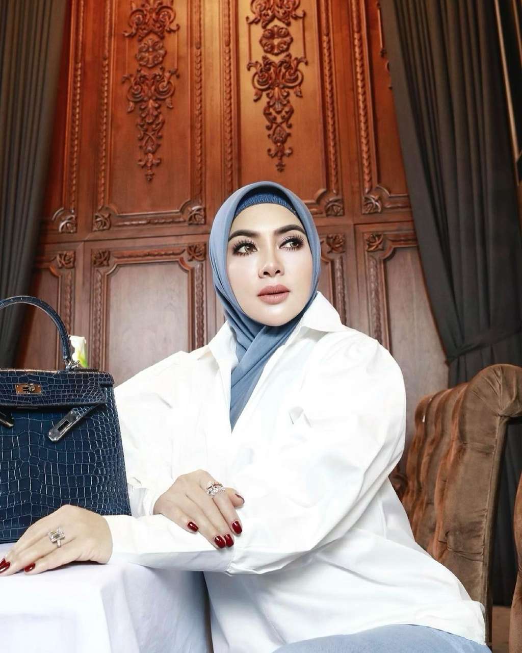 9 Foto Syahrini dari Masa ke Masa, Perubahannya Bikin Syok!