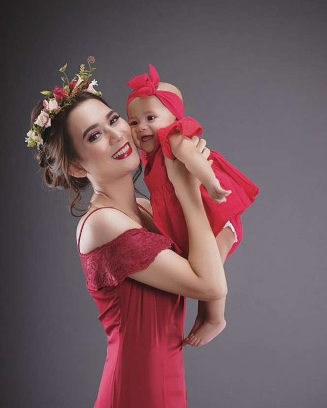 10 Potret Pemeran Michie Ikatan Cinta, Ternyata Single Mom
