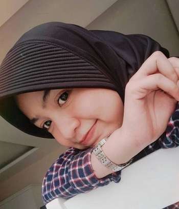 5 Potret Cantik Serda Citra Zelinda, Senyumnya Bikin Meleleh