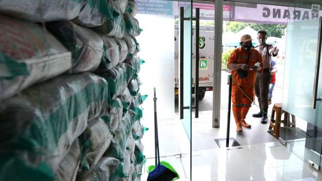 Belanja Sembako Rasa Gratis di Pasar Induk Beras Cipinang