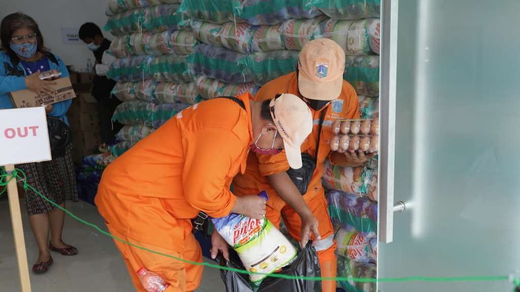 Belanja Sembako Rasa Gratis di Pasar Induk Beras Cipinang