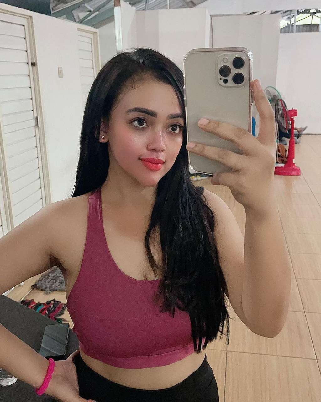 Susut 30 Kilo, Intip 10 Potret Cantiknya Clara Gopa Sekarang