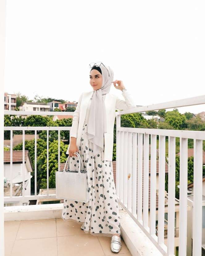 Tinggal di Kawasan Elit, Ini 9 Foto Mewahnya Rumah Medina Zein