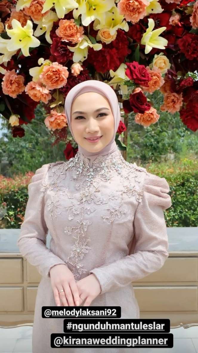 Gaya 9 Artis Hadiri Ngunduh Mantu Leslar, Saipul Jamil Disorot