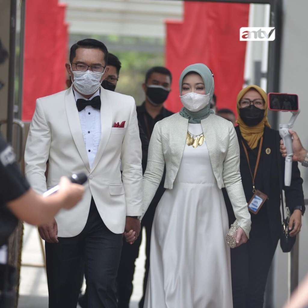 Gaya 9 Artis Hadiri Ngunduh Mantu Leslar, Saipul Jamil Disorot