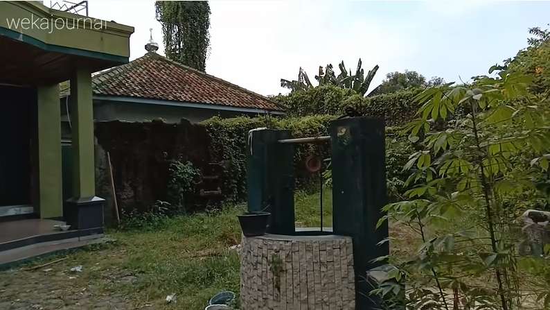 10 Potret Rumah Mewah Artis yang 15 Tahun Terbengkalai, Serem!