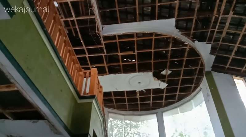 10 Potret Rumah Mewah Artis yang 15 Tahun Terbengkalai, Serem!